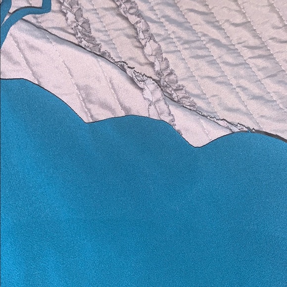 Turquoise halter top with scalloped edges - Picture 2 of 3